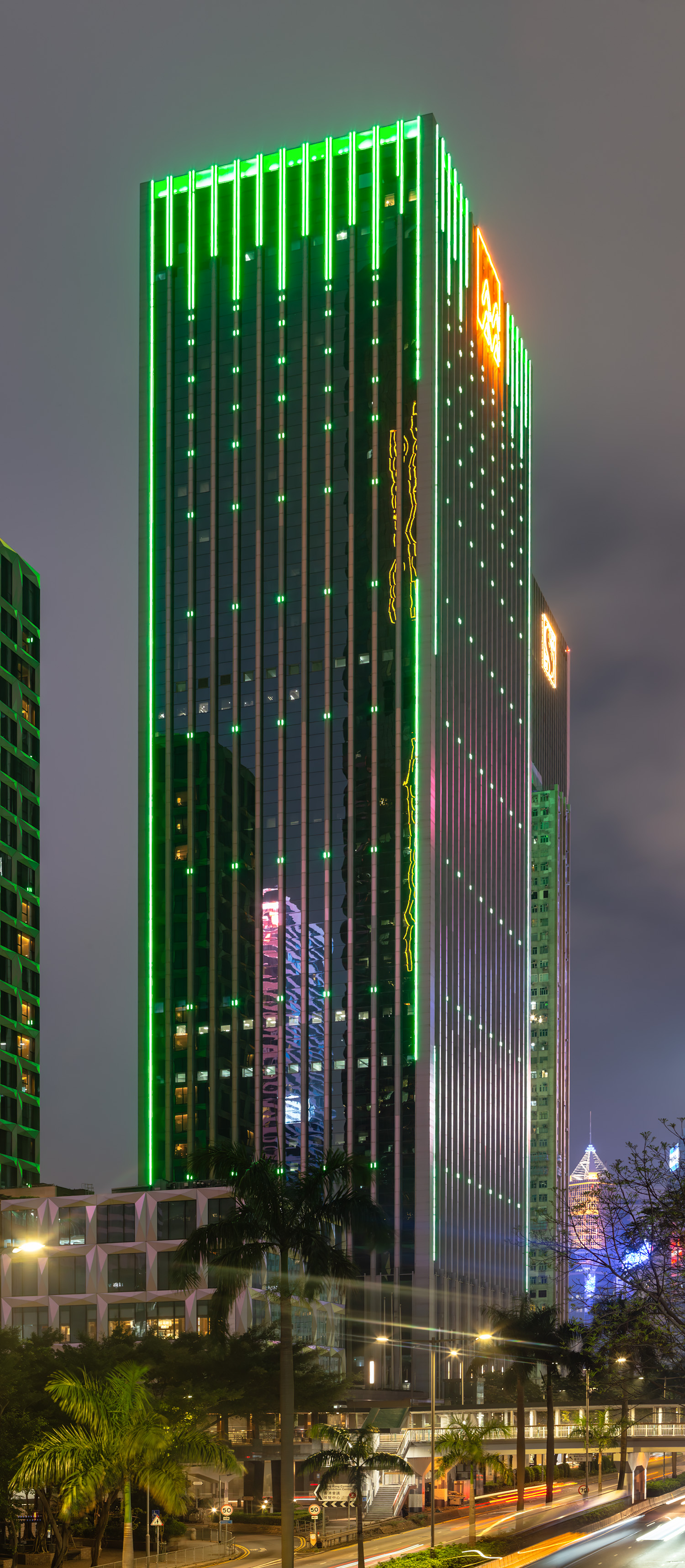 China Resources Building, Hong Kong - View from the southwest. © Mathias Beinling